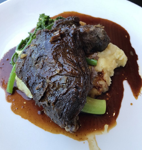 300 Acres Restaurant Review